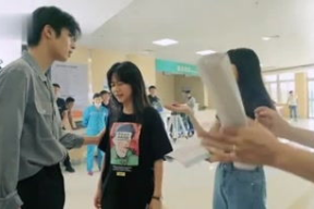 爱娱乐的吃瓜烨