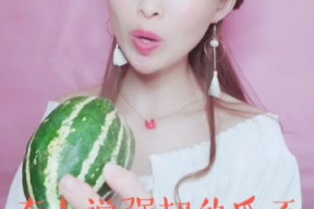 娱乐吃瓜酱体重秤